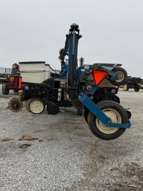 Image of Kinze 3600 equipment image 3