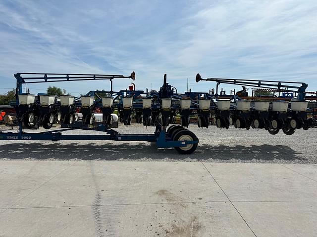 Image of Kinze 3600 equipment image 1