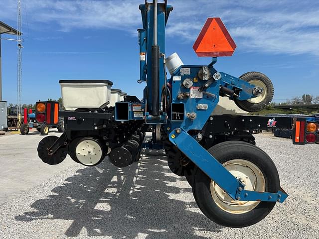 Image of Kinze 3600 equipment image 3