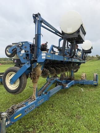 Image of Kinze 3600 equipment image 3