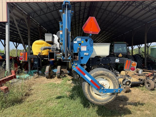 Image of Kinze 3600 equipment image 4