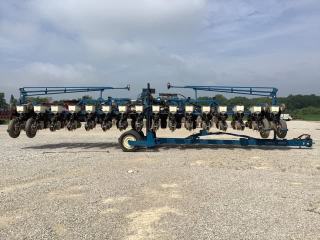 Image of Kinze 3600 equipment image 1