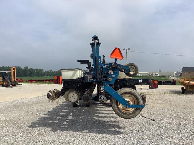 Image of Kinze 3600 equipment image 3