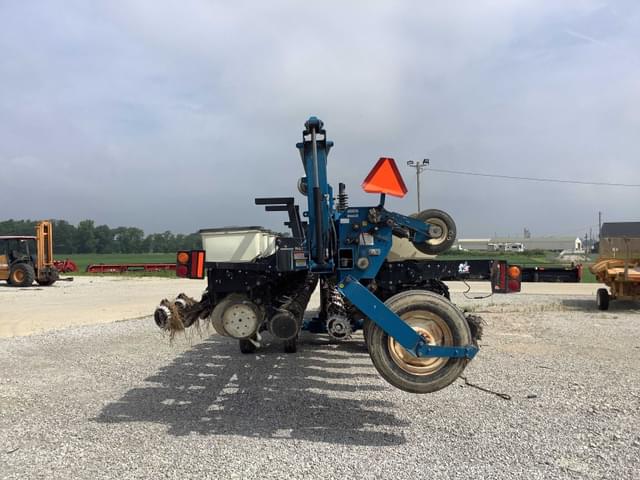 Image of Kinze 3600 equipment image 3