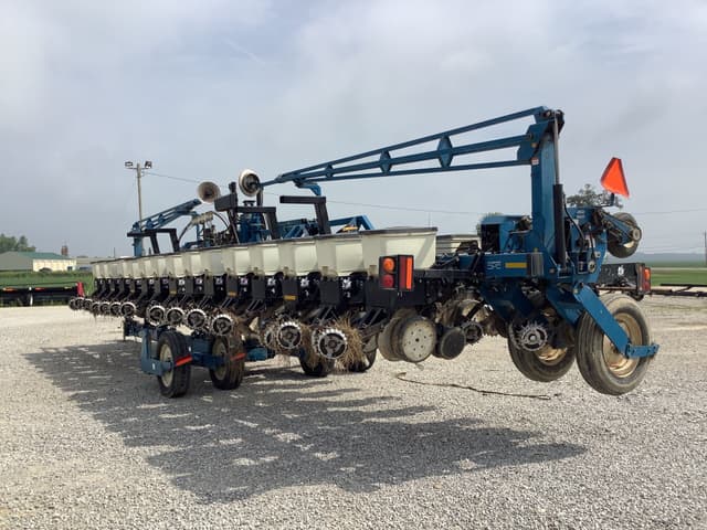 Image of Kinze 3600 equipment image 4