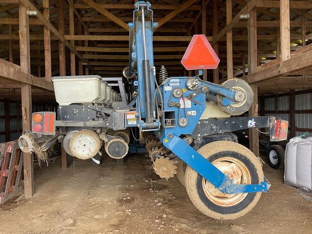 Image of Kinze 3600 equipment image 3