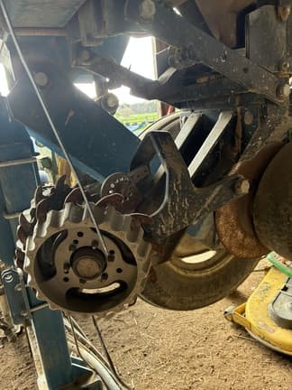 Image of Kinze 3600V equipment image 3