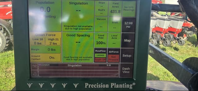 Image of Kinze 3600V equipment image 4