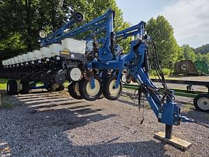 2008 Kinze 3700 Image