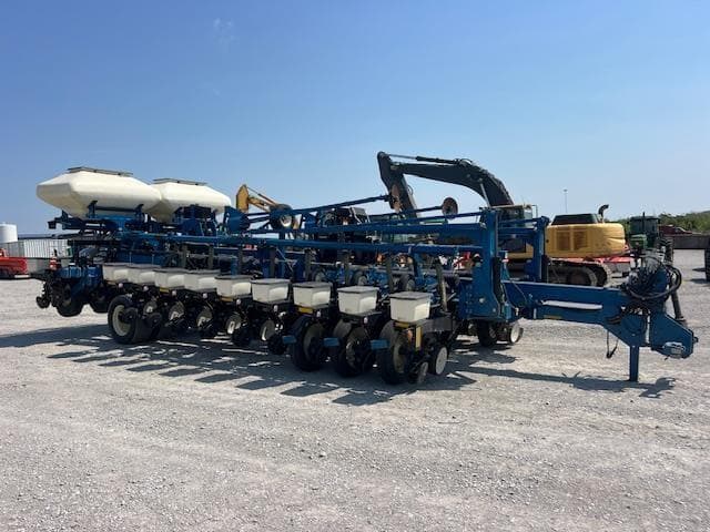 Image of Kinze 3800SDS equipment image 1