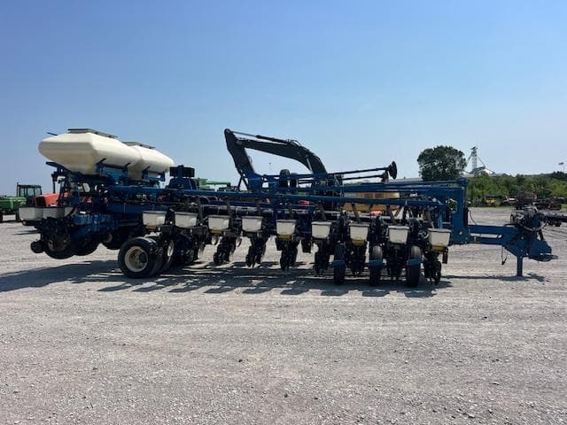 Image of Kinze 3800SDS equipment image 2