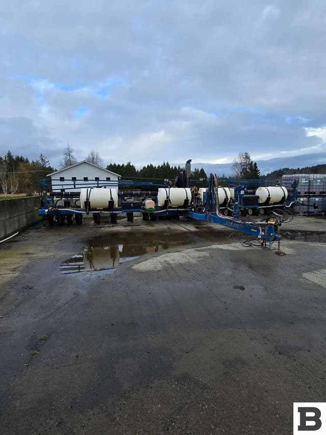 Image of Kinze 3600 equipment image 1