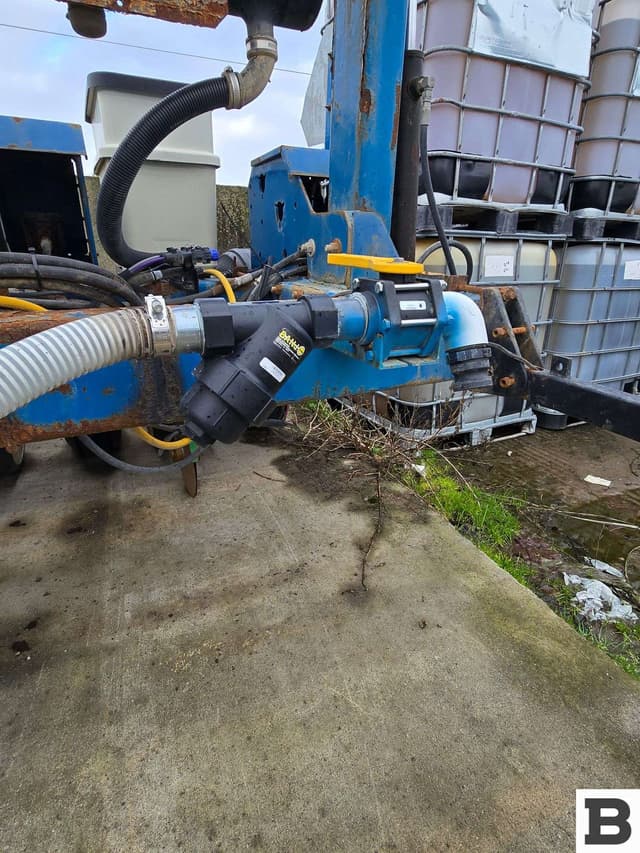 Image of Kinze 3600 equipment image 2