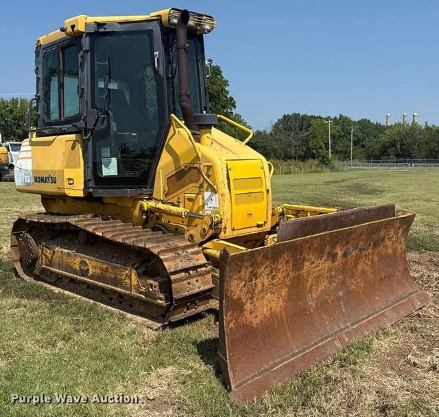 Image of Komatsu D37EX-22 equipment image 2