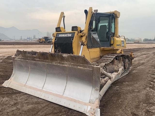 Image of Komatsu D65EX equipment image 4