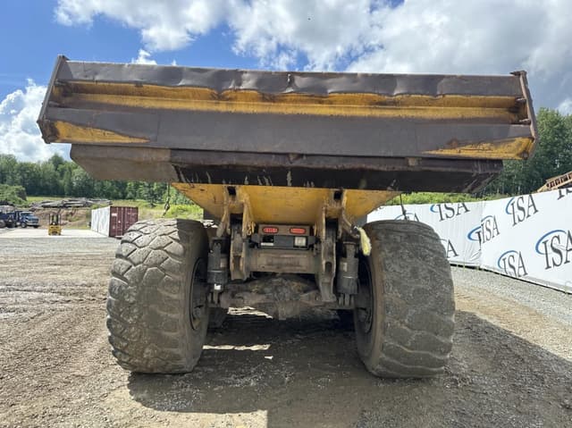 Image of Komatsu HM400-2 equipment image 3