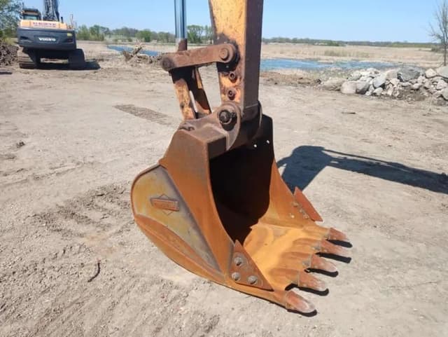 Image of Komatsu PC270LC equipment image 1