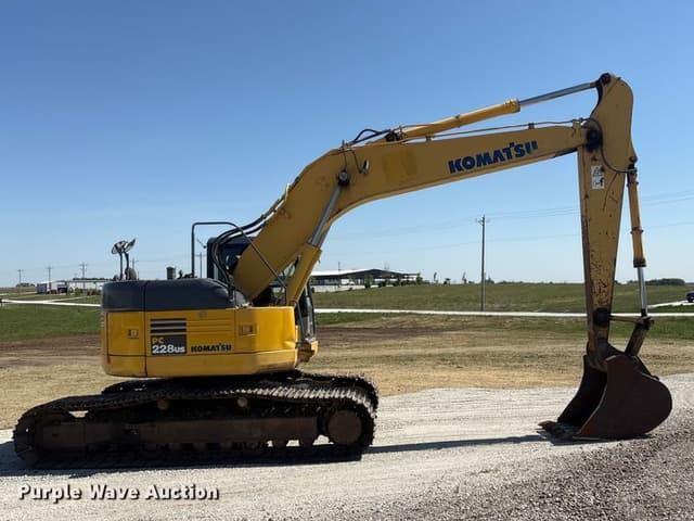 Image of Komatsu PC228USLC-3E0 equipment image 3