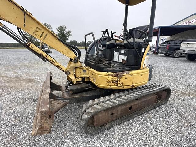 Image of Komatsu PC35MR-2 equipment image 2