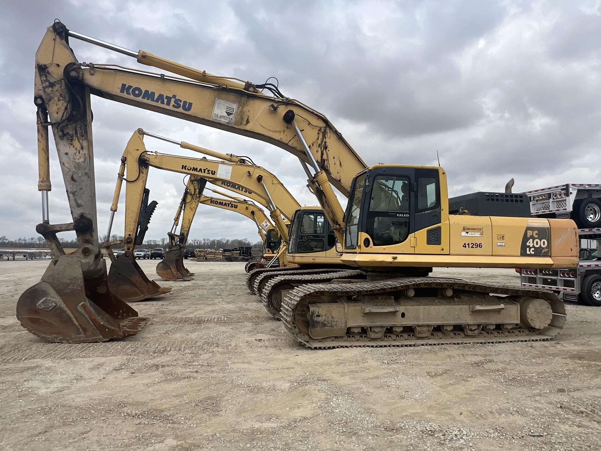 2008 Komatsu PC400LC-8 Equipment Image0