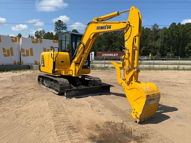 Image of Komatsu PC56-7 equipment image 2