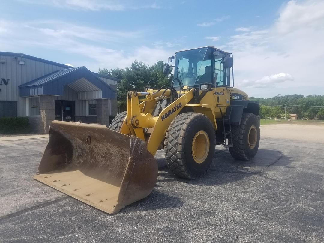 Image of Komatsu WA250-5 Primary image