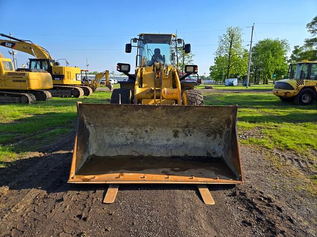 Image of Komatsu WA320 equipment image 1