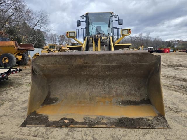Image of Komatsu WA380-6 equipment image 2