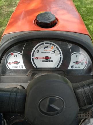 Image of Kubota B2320 equipment image 4