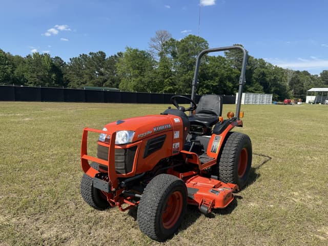 Image of Kubota B2320HSD equipment image 2