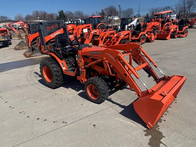 Image of Kubota B2320 equipment image 1