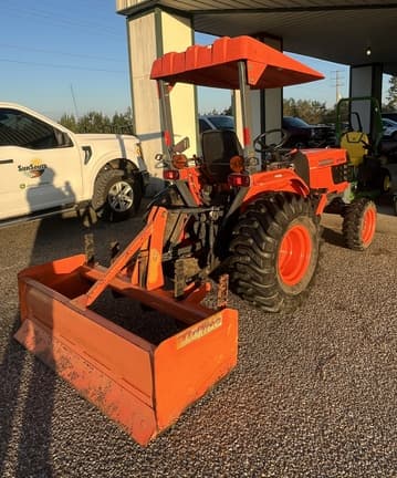 Image of Kubota B7800 equipment image 3
