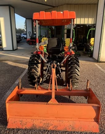 Image of Kubota B7800 equipment image 4