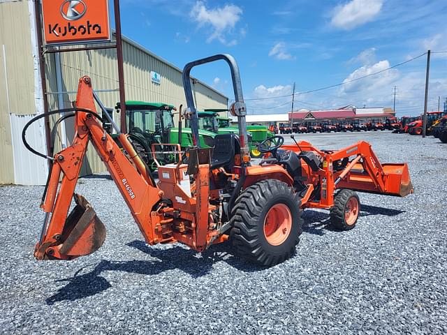 Image of Kubota B7800 equipment image 4