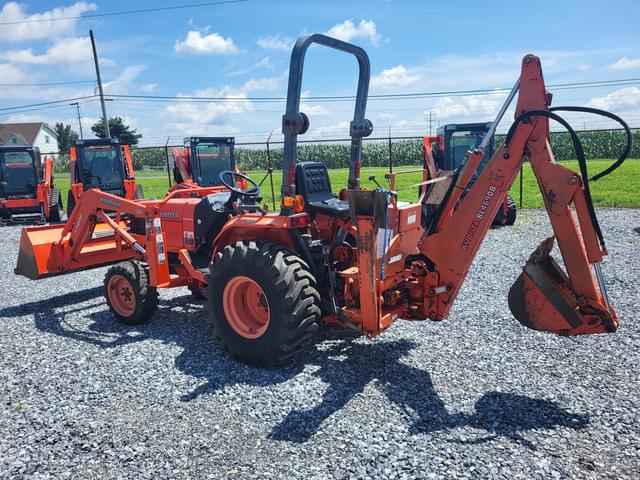 Image of Kubota B7800 equipment image 3