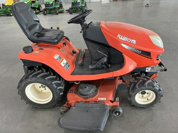 Image of Kubota GR2110 equipment image 3