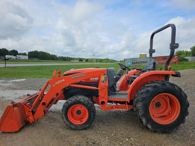 Image of Kubota L3240 equipment image 3