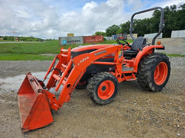 Image of Kubota L3240 equipment image 1