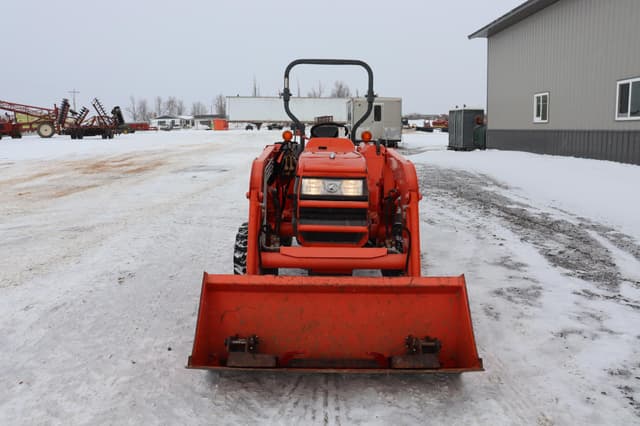Image of Kubota L3400 equipment image 1