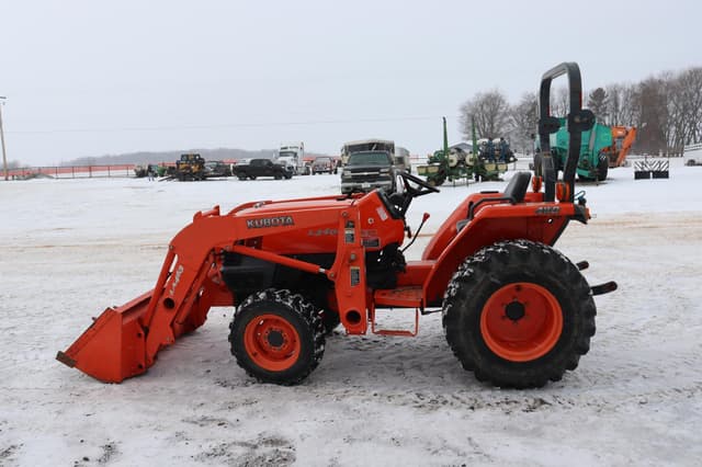Image of Kubota L3400 equipment image 3