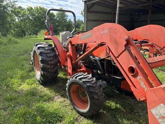Image of Kubota L4400 equipment image 2
