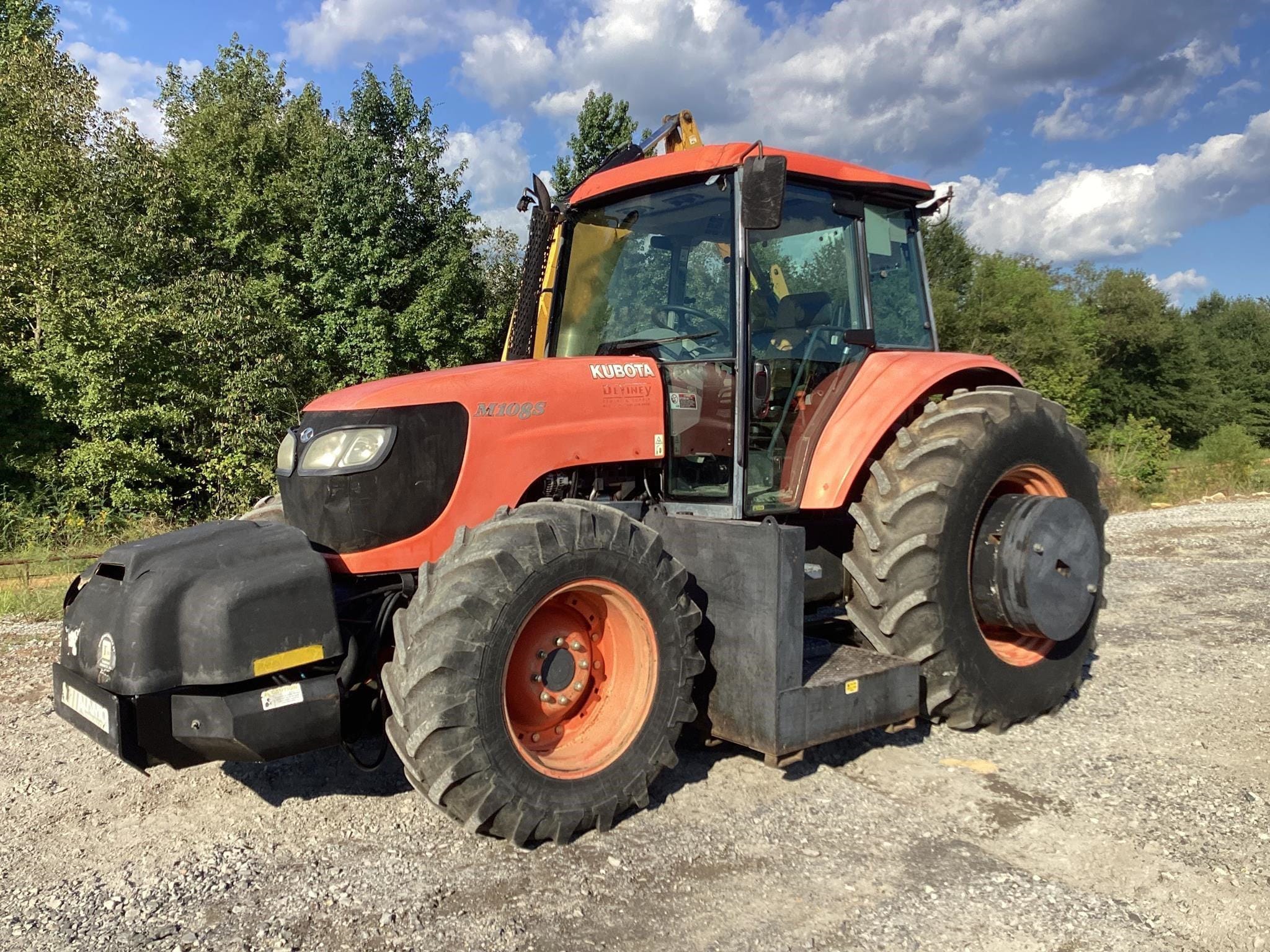Main image Kubota M108S