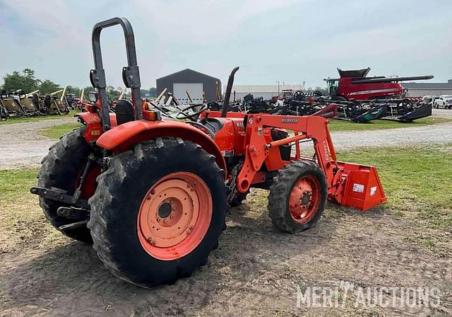Image of Kubota M7040 equipment image 4
