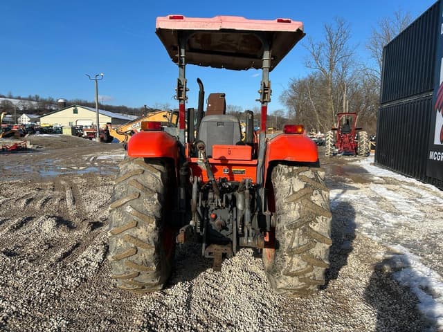 Image of Kubota M7040 equipment image 2
