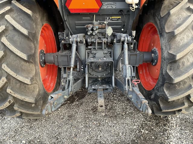 Image of Kubota M8540 equipment image 4