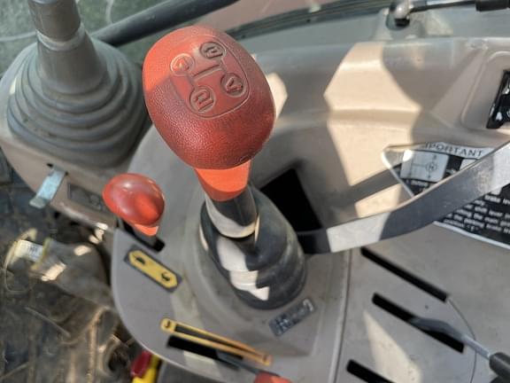 Image of Kubota M9540 equipment image 2
