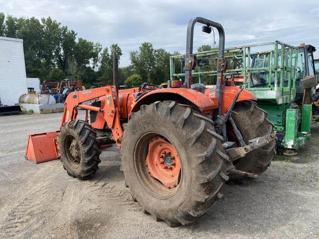 Image of Kubota M9540 equipment image 3