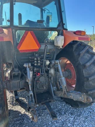 Image of Kubota M9540 equipment image 2