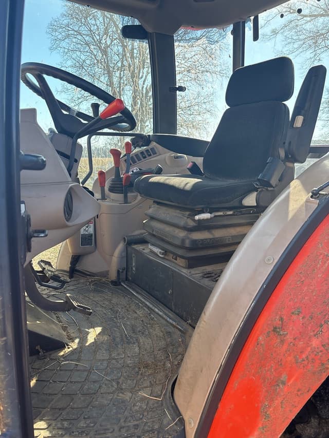 Image of Kubota M9540 equipment image 3