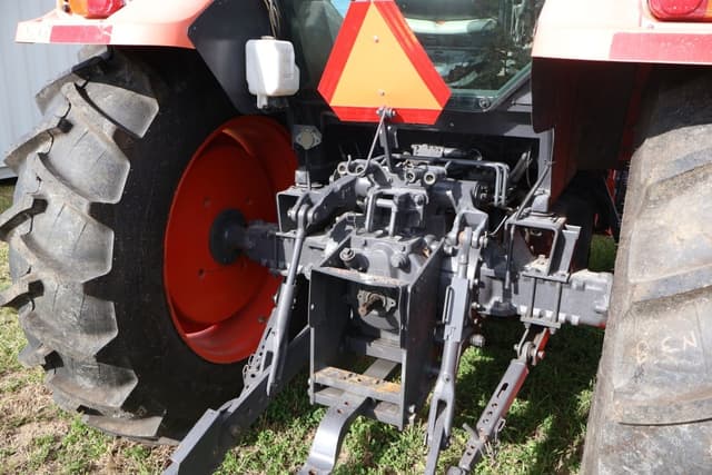 Image of Kubota M125X equipment image 3